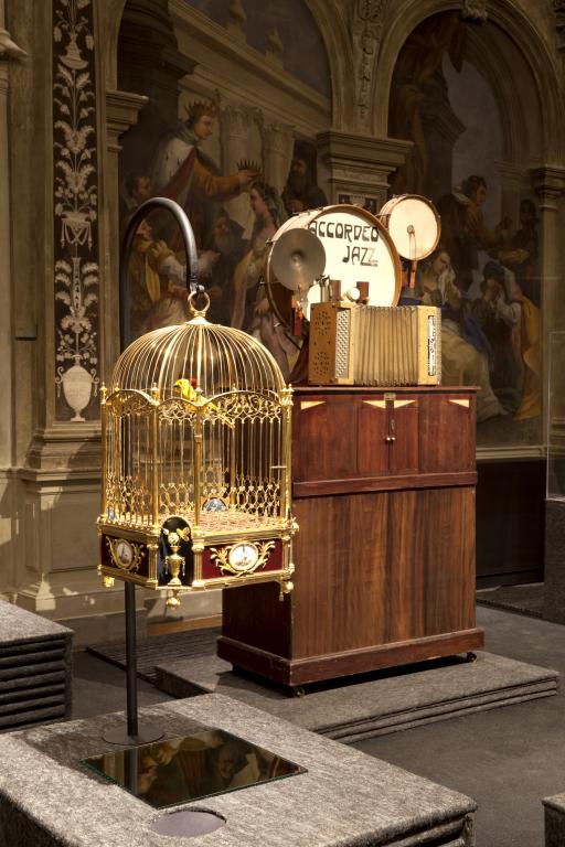 A sinistra: Pierre Jaquet-Droz, Singing Bird Cage With…