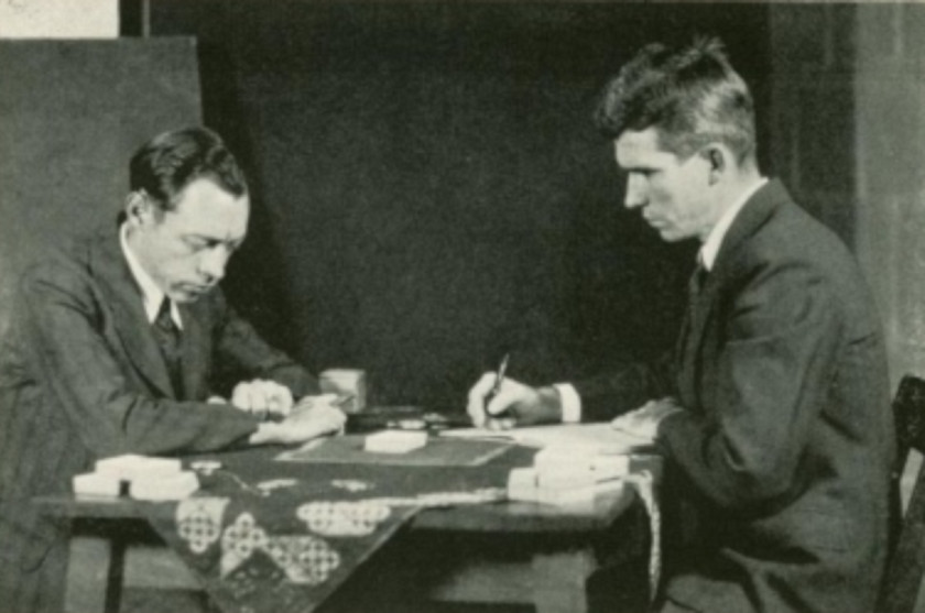 1934, Hubert Pearce e Joseph Banks Rhine sperimentano le carte Zener (fonte: wikipedia). 