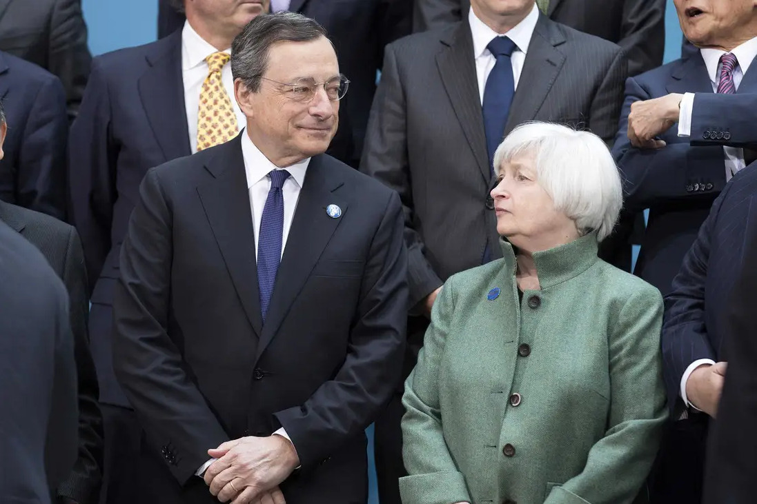 Il segretario al Tesoro degli Stati Uniti Janet Yellen, qui Mario Draghi, è la unica donna che ha presieduto la Federal Reserve nei suoi oltre cento anni di storia (fonte: businessinsider.com).