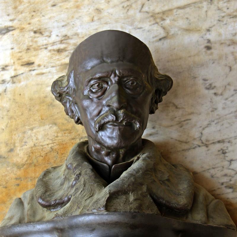 Pompeo Marino Molmenti, busto bronzeo (Portego della Loggia cinquecentesca di Motta di Livenza).