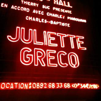La facciata dell'Olympia di Parigi che annunciava il concerto di Juliette Greco, nel 2014.
